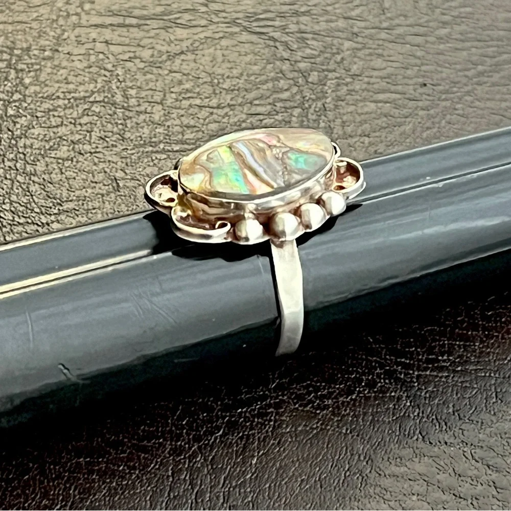 Vintage Taxco Mexico sterling silver and abalone ring